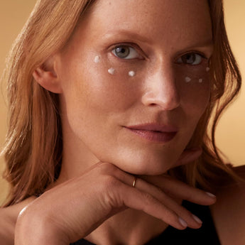Shiseido Future Solution LX Eye and Lip Contour Regenerating Cream - 17 Ml - Prevents & Smooths the Look of Wrinkles, Sagging & Puffiness for Radiant, Hydrated Skin