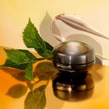 Shiseido Future Solution LX Eye and Lip Contour Regenerating Cream - 17 Ml - Prevents & Smooths the Look of Wrinkles, Sagging & Puffiness for Radiant, Hydrated Skin