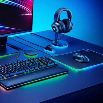 Razer Mouse Charging Dock Chroma: Magnetic Dock with Charge Status RGB Lighting - Anti-Slip Gecko Feet - Powered by Razer Chroma - Classic Black